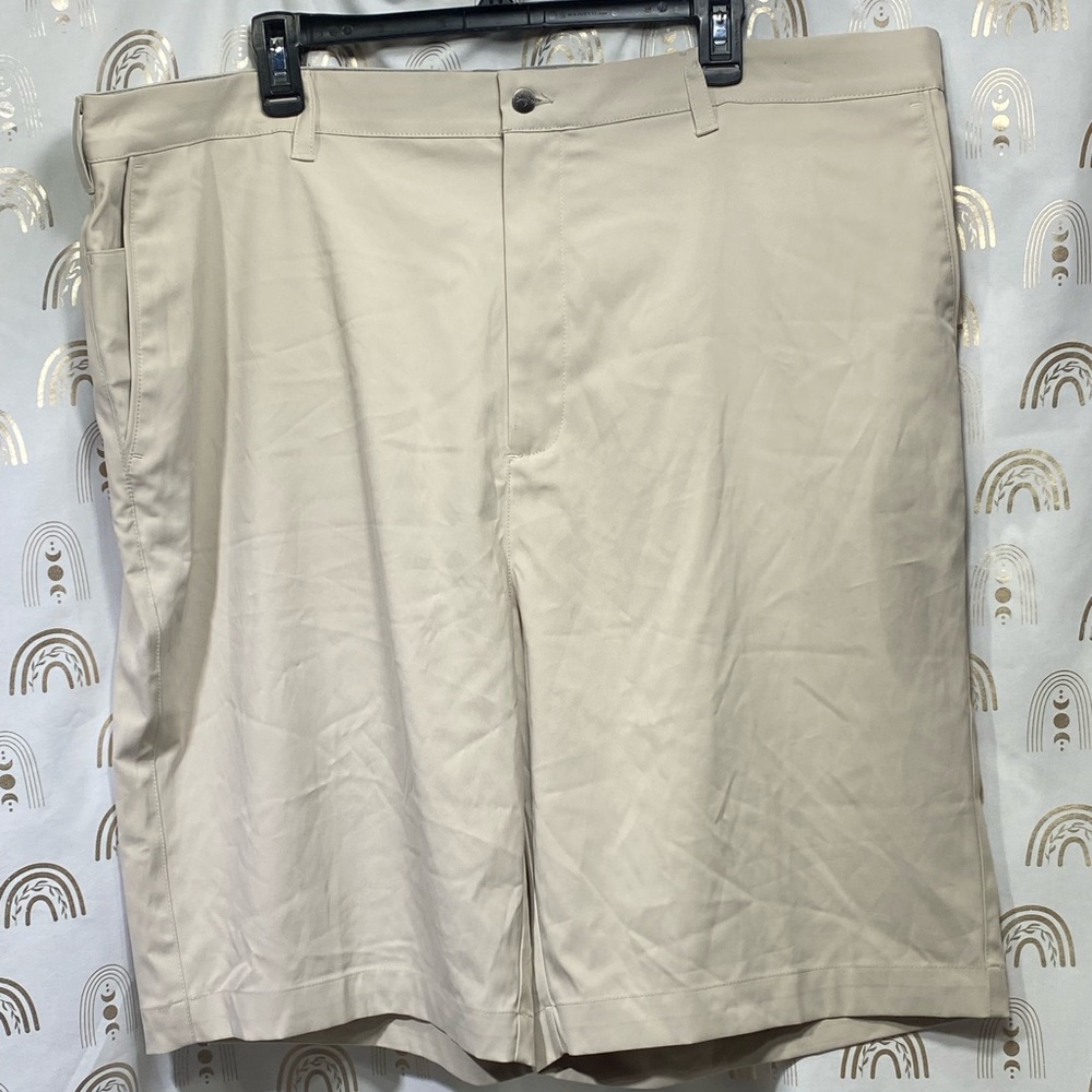 Callaway Men's Tan Flat Front Shorts